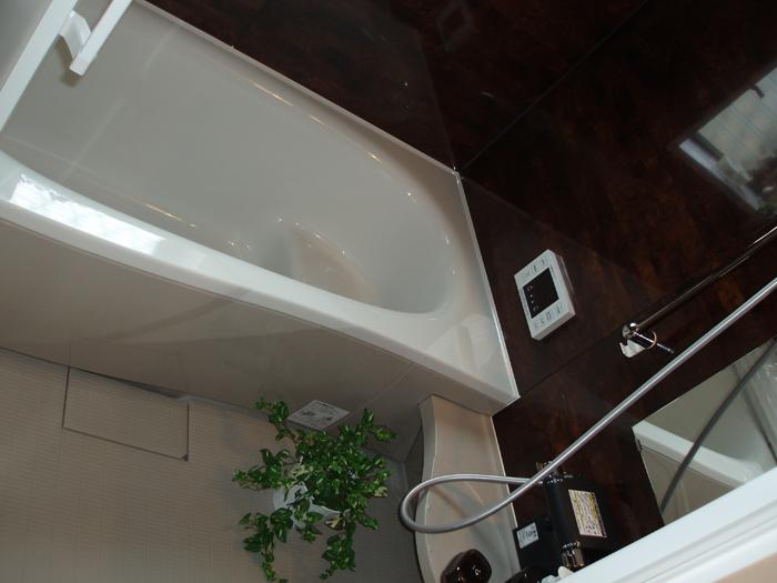 Bathroom. The body warm in the bathroom heating dryer ◎ Drain outlet of the fluorine-based special coating to repel about 10 years dirt, With less