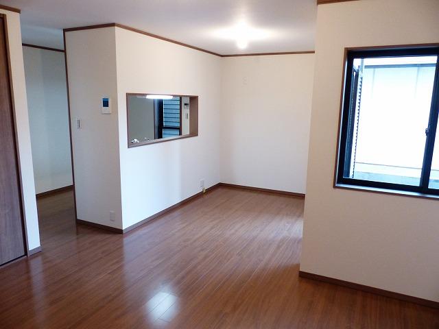 Living. LDK popular face-to-face kitchen! 