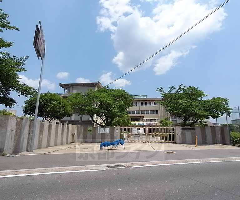 Junior high school. Magishima 317m until junior high school (junior high school)