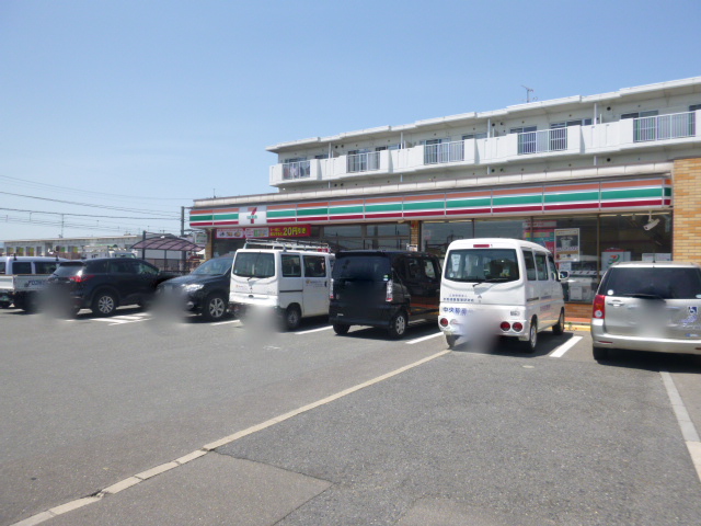 Convenience store. Seven-Eleven Uji Hirono Machiten up (convenience store) 370m