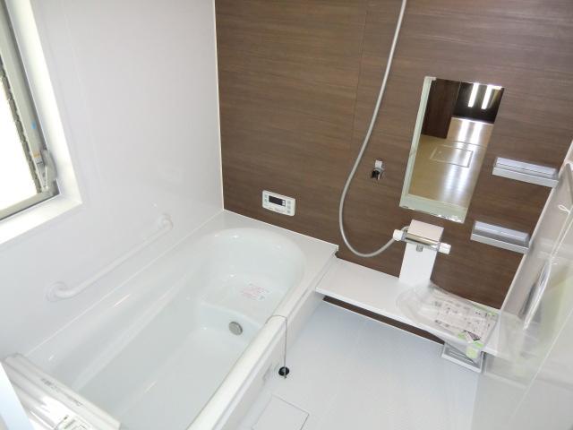 Same specifications photo (bathroom). Same specifications photo (bathroom) It is with heating dryer