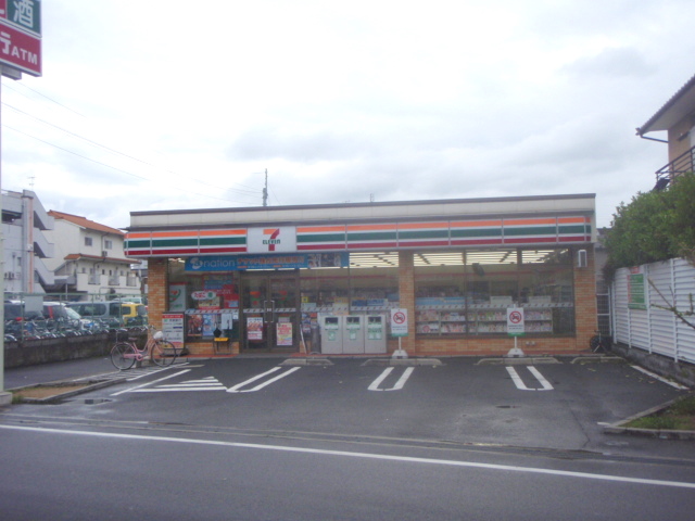 Convenience store. Seven-Eleven Kintetsu Kokura Station Nishiten (convenience store) to 540m