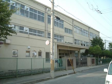 Primary school. Iseda until elementary school 387m