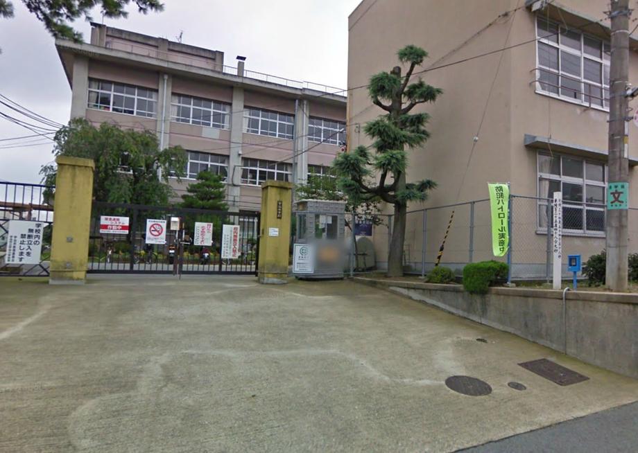 Junior high school. Obaku 1330m until junior high school
