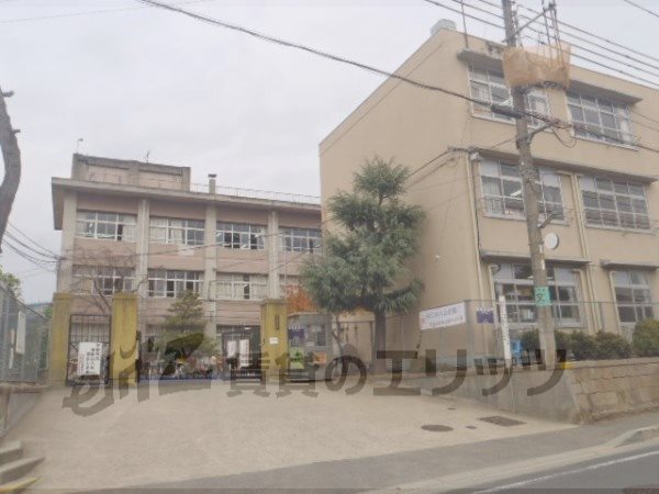 Primary school. Uji until the elementary school (elementary school) 830m