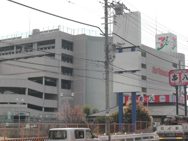 Shopping centre. To Ito-Yokado 450m