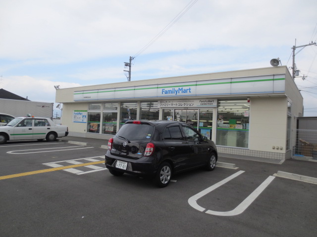 Convenience store. FamilyMart Uji Iseda Kitayama store up (convenience store) 374m