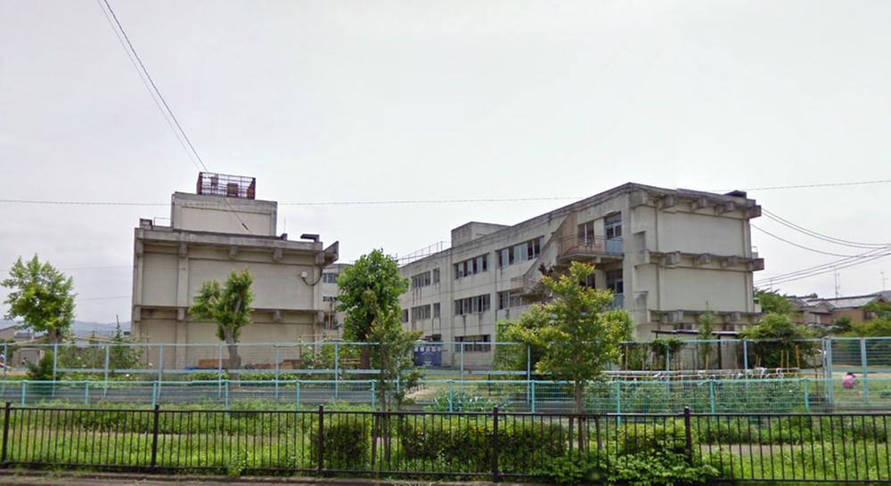 Primary school. 810m until Uji Minami Ogura Elementary School