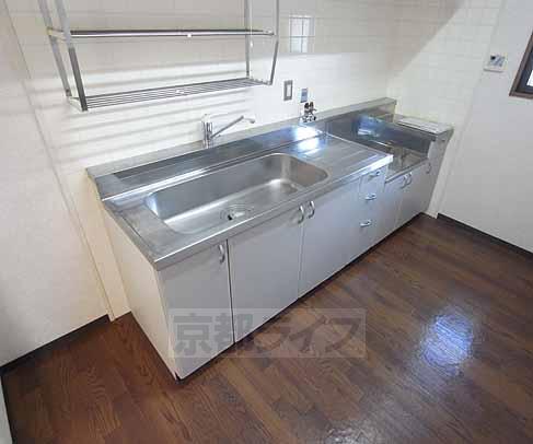 Kitchen. It is a two-necked gas stove can be installed kitchen.