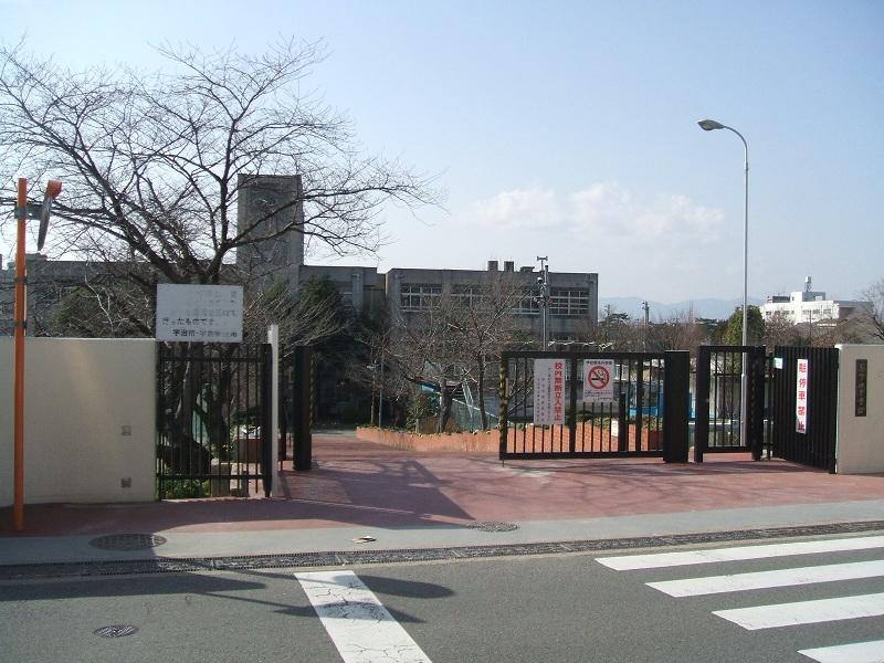 Junior high school. Uji Tatsuhigashi Uji until junior high school 1085m