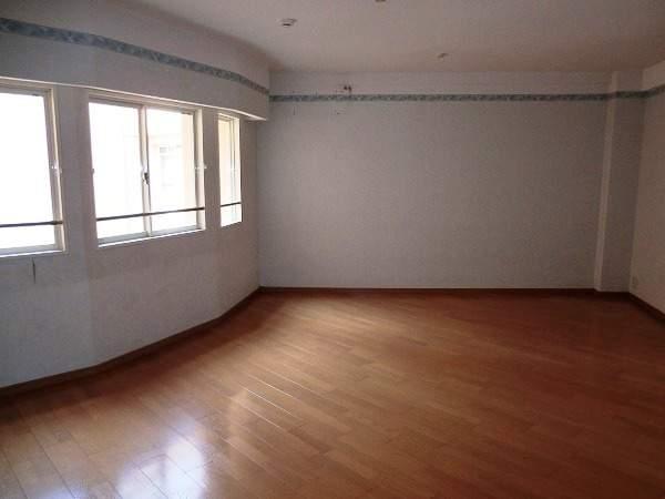 Non-living room. Western-style about 14.6 Pledge