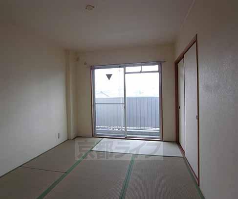 Living and room. Japanese-style room is calm.