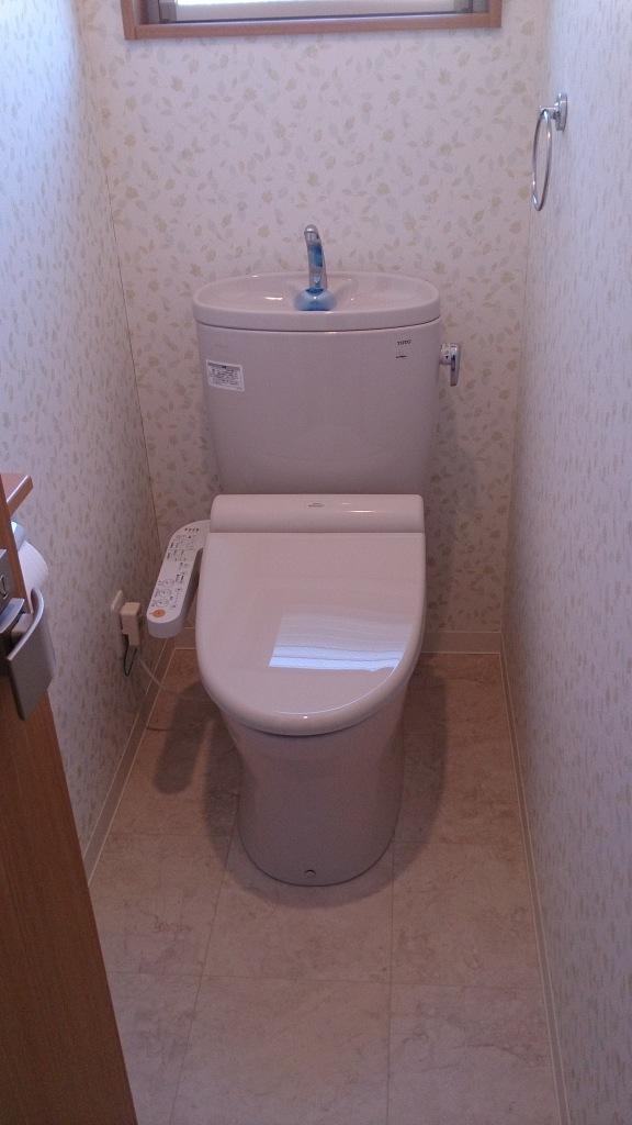 Toilet. Indoor (11 May 2013) Shooting, It is the second floor of the toilet. 