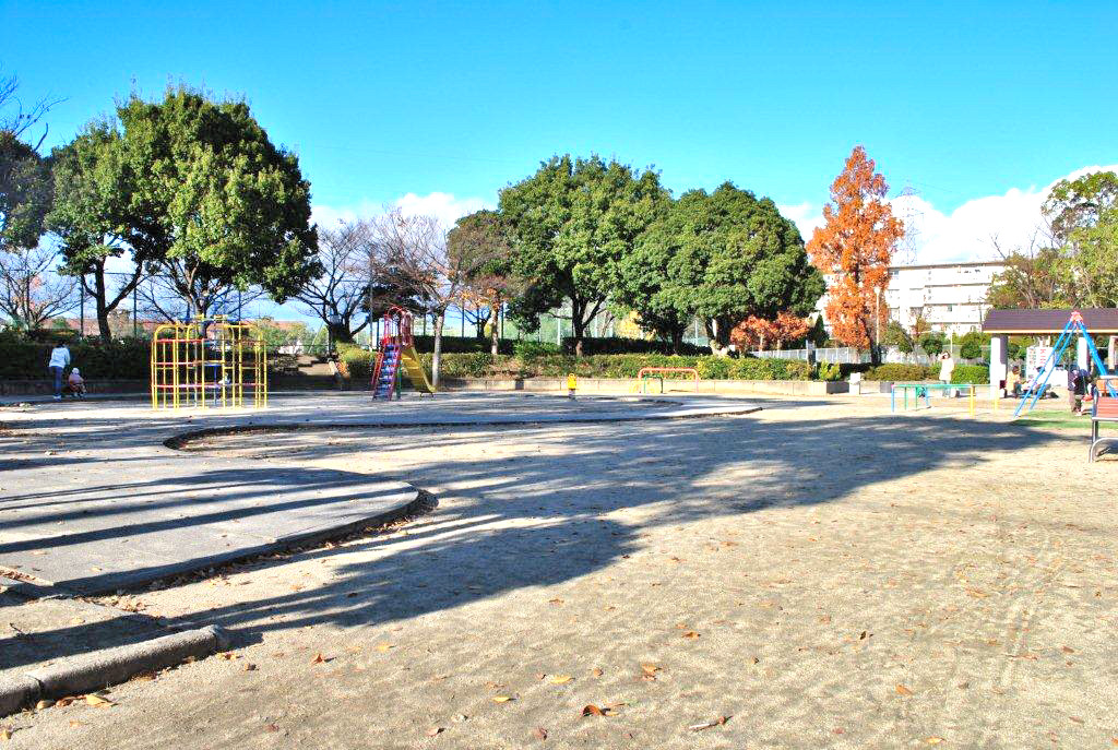park. Kusunoki 486m to neighborhood park (Park)