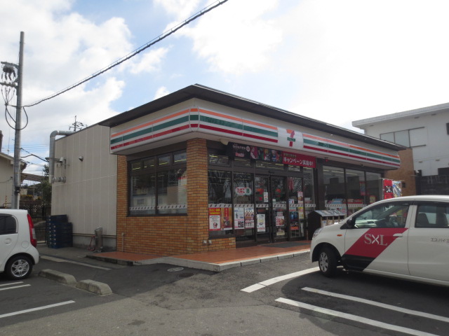 Convenience store. Seven-Eleven Yawata Otokoyamashigetsu store up (convenience store) 440m