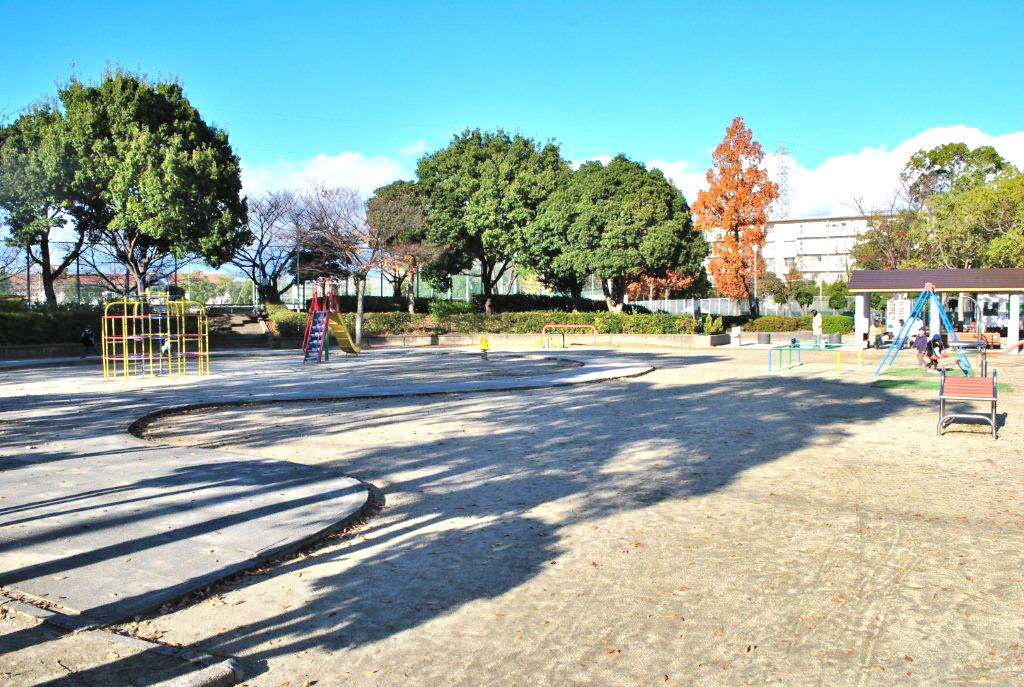 park. Kusunoki 532m to neighborhood park (Park)