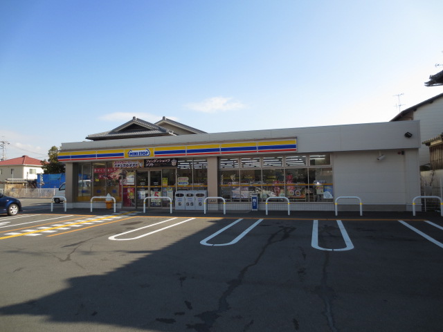 Convenience store. MINISTOP Yahata central store up to (convenience store) 512m