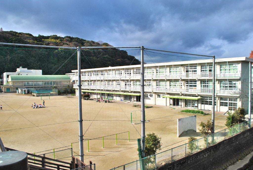 Primary school. 1418m to Yawata Municipal Yawata elementary school (elementary school)