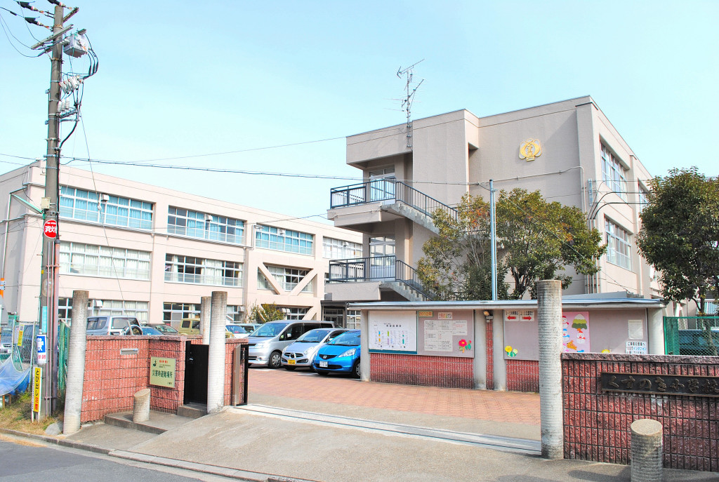 Primary school. 498m to Yahata Municipal Kusunoki elementary school (elementary school)