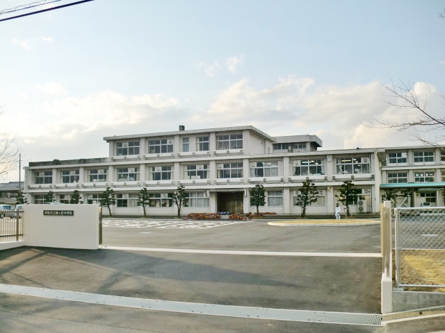 Junior high school. Iga City Midorigaoka until junior high school (junior high school) 1341m