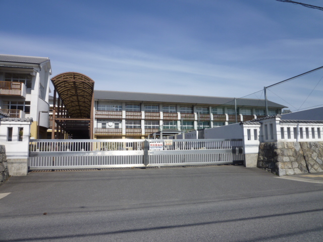 Junior high school. Iga City TakashiHiroshi junior high school (junior high school) up to 587m