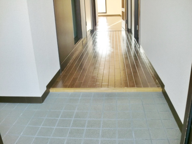 Entrance. Our shop brokerage zero!