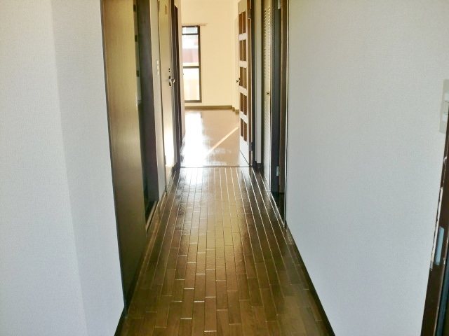 Other room space. Our shop brokerage zero!