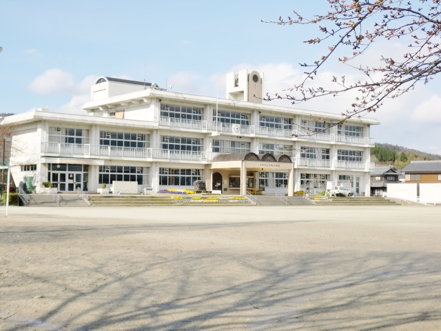 Primary school. Iga to Municipal Kawai elementary school (elementary school) 2157m