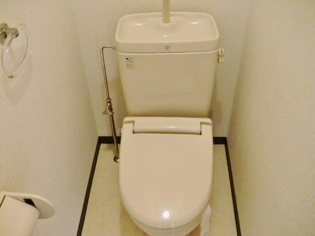 Toilet. Our shop brokerage zero!