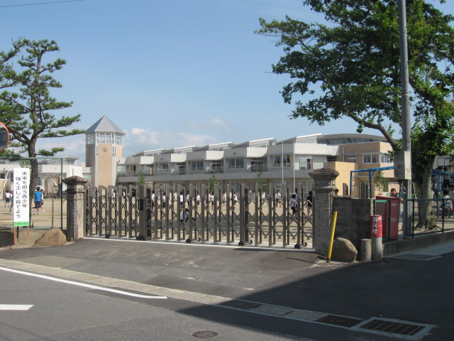 Primary school. Inabe Municipal Inabe Nishi Elementary School 610m until the (elementary school)
