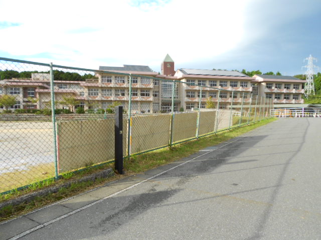 Junior high school. Inabe Municipal Hokusei junior high school (junior high school) up to 1949m