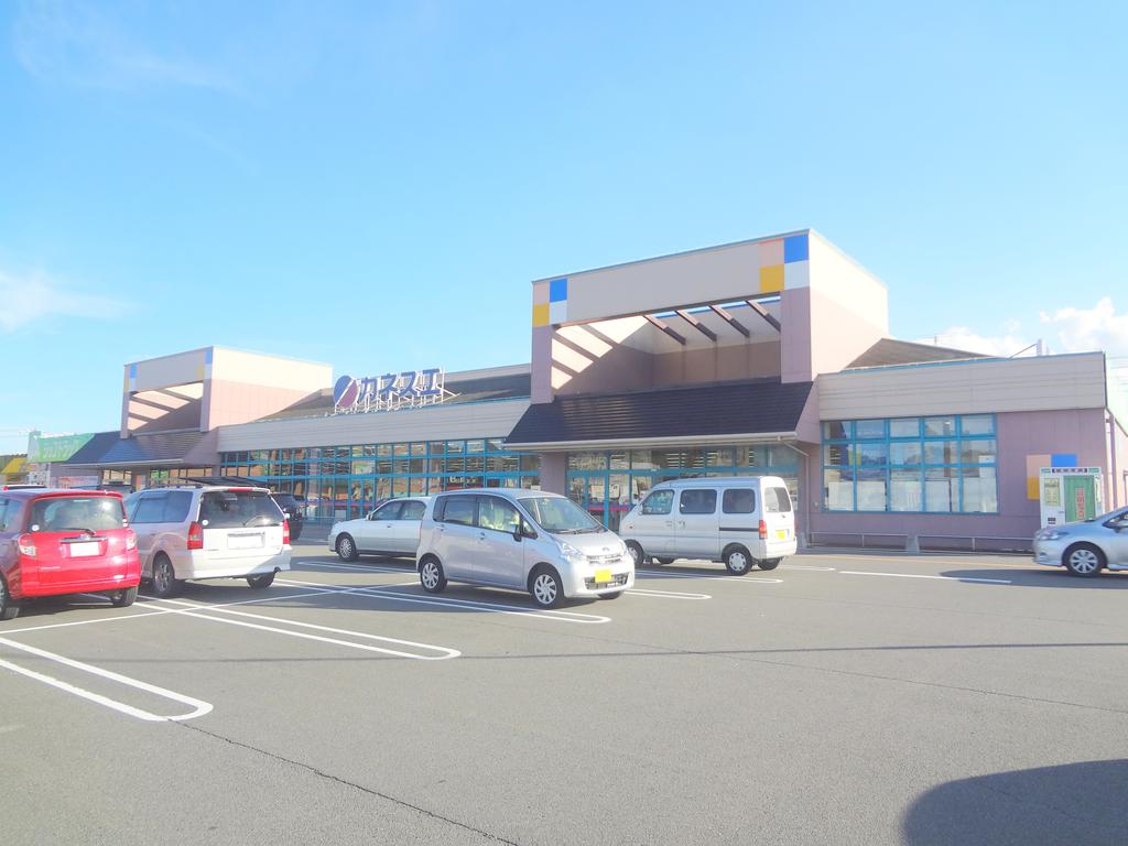 Supermarket. Kanesue Toin store up to (super) 1110m