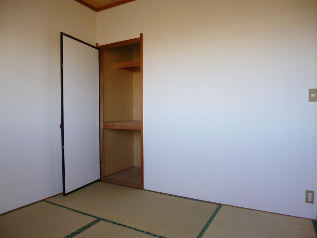 Receipt. Closet Japanese-style room 4.5 Pledge