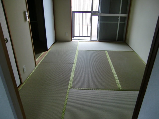 Living and room. Japanese-style room 6 quires
