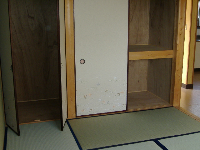 Receipt. Japanese-style room 6 quires ・ Armoire
