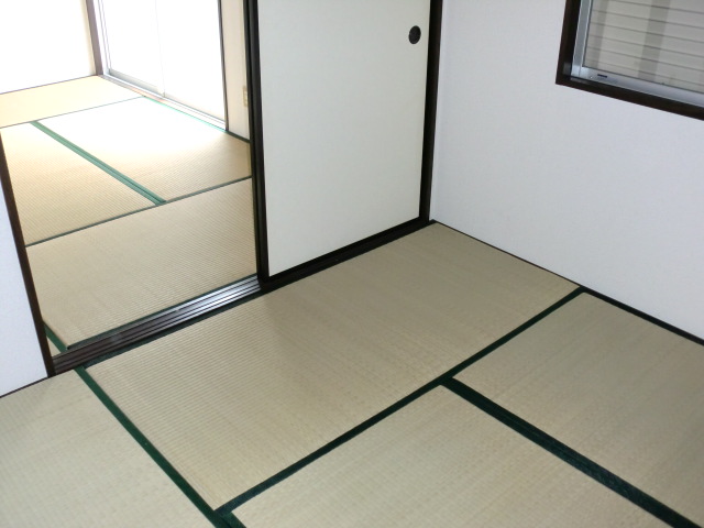 Other room space. Following Japanese-style room 6 quires ・ 4.5 Pledge