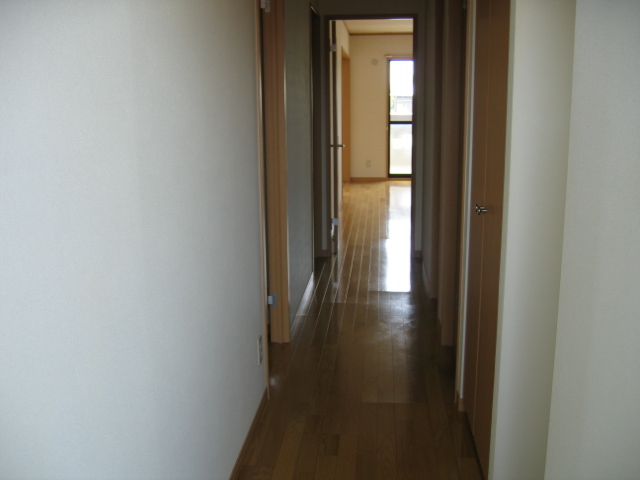 Other room space. Corridor