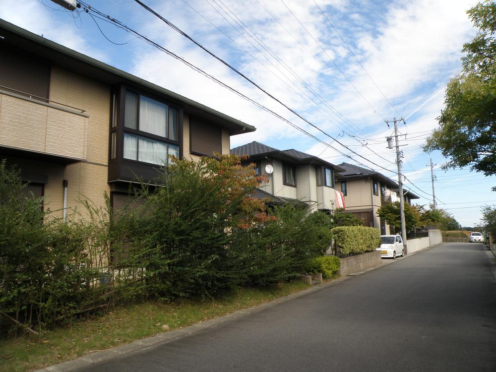 About 11 years had been sale sold before, Common Hills Tokugawa Mountain I ・ It is cityscape of Stage II. It has become a beautiful and quiet streets. . About 11 years had been sale sold before, Common Hills Tokugawa Mountain I ・ It is cityscape of Stage II. 
