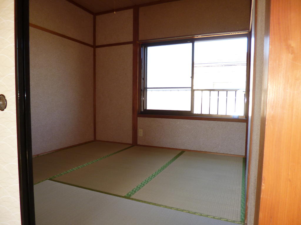 Other room space. Japanese-style room 4.5 Pledge