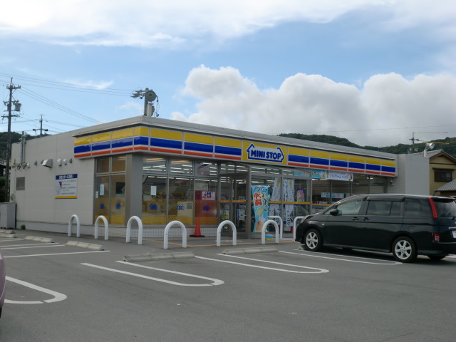 Convenience store. MINISTOP Ise Tsujikuru store up (convenience store) 757m