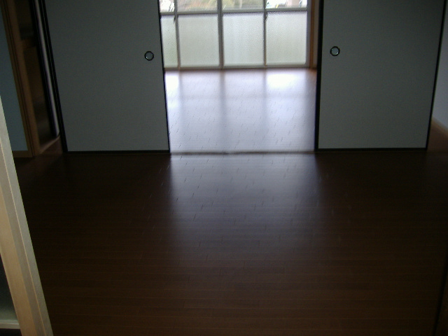 Living and room. Western-style 7.5 Pledge ・ Japanese-style room 8 quires
