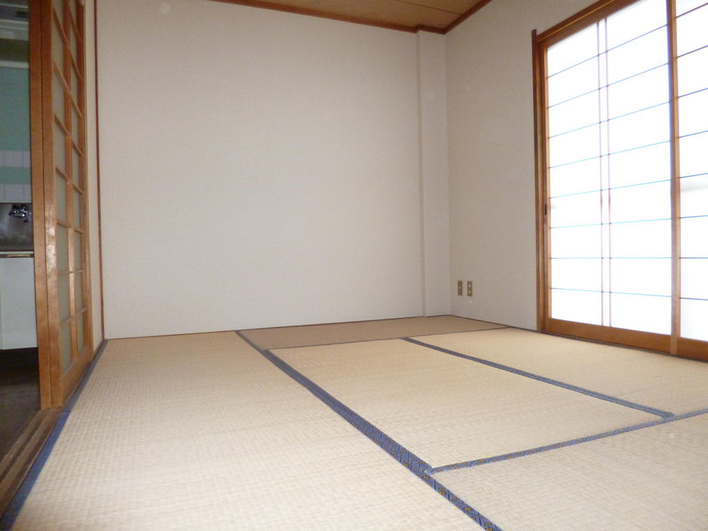 Other room space. Japanese-style room 6 quires