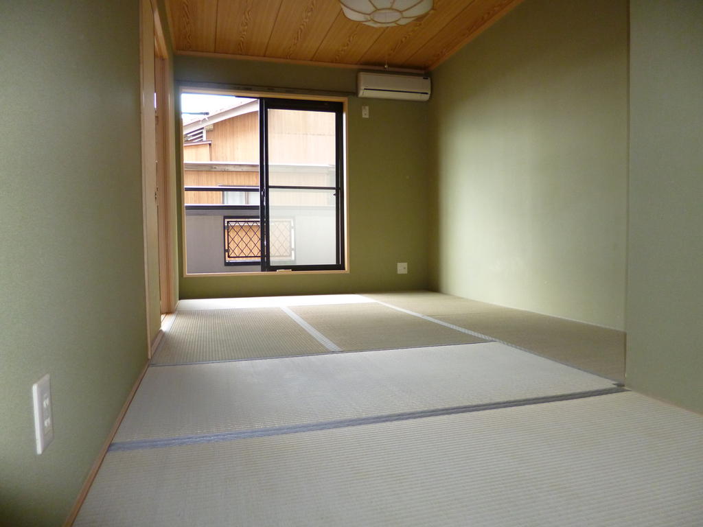Living and room. Japanese-style room 6.5 quires