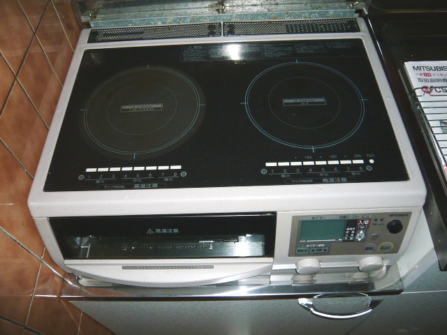 Kitchen. Electric stove in the kitchen