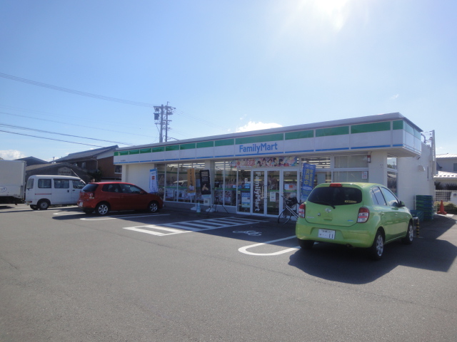 Convenience store. FamilyMart Kameyama Nobono store up (convenience store) 2777m