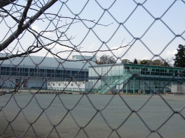 Junior high school. 2500m until the Municipal Kameyama junior high school (junior high school)