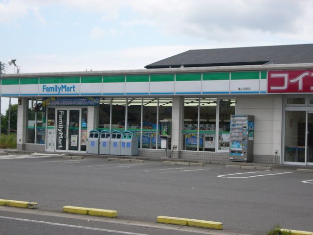 Convenience store. 120m to Family Mart (convenience store)