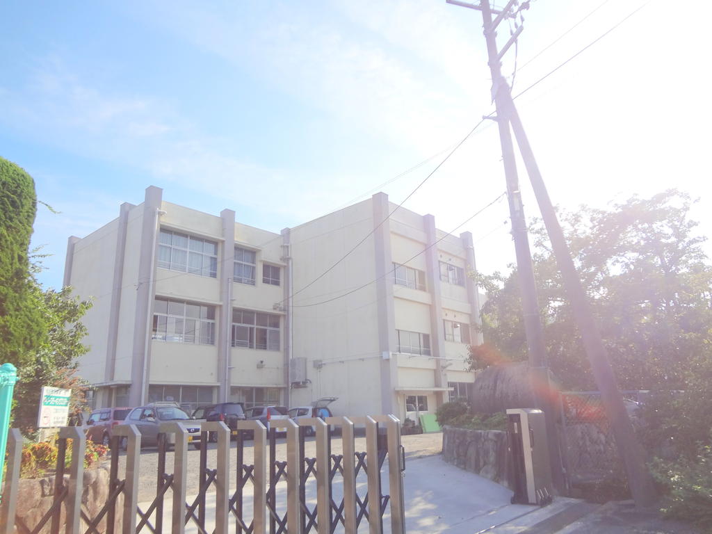 Primary school. 1971m to Kuwana Municipal Kuwabe elementary school (elementary school)
