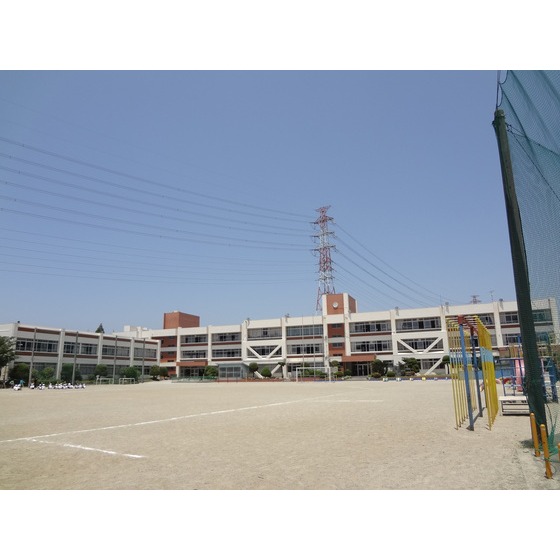 Primary school. City Nanawa to elementary school (elementary school) 540m