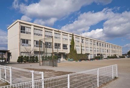 Junior high school. Kuwana City RyoNaru until junior high school 1494m